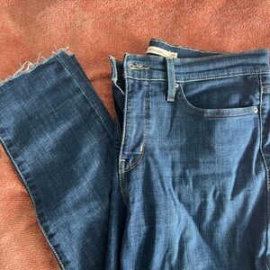 Levi’s shaping skinny jeans